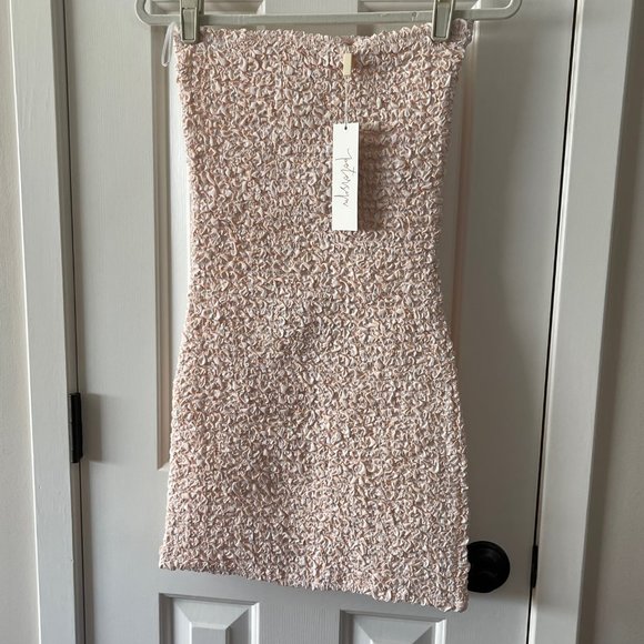 New Petersyn Revolve Nora Smocked Strapless Mini Dress Melon Size Medium - Picture 1 of 9